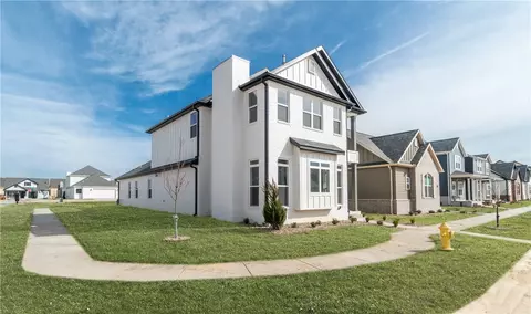 2005 SW Poppy St, Bentonville, AR 72713