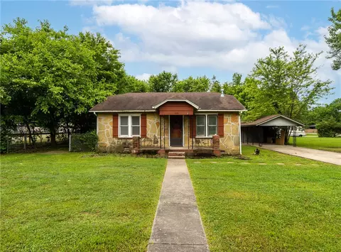 608 E Granite St, Siloam Springs, AR 72761