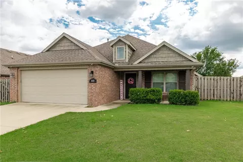 3525 W Country Meadows St, Fayetteville, AR 72704