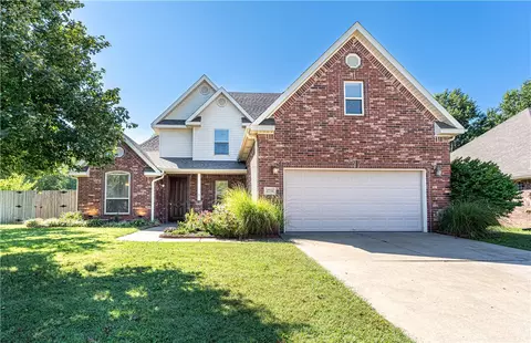 3733 W Morning Mist Dr, Fayetteville, AR 72704