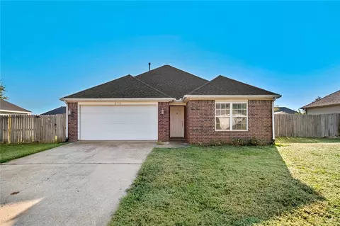 515 Crystal St, Lowell, AR 72745