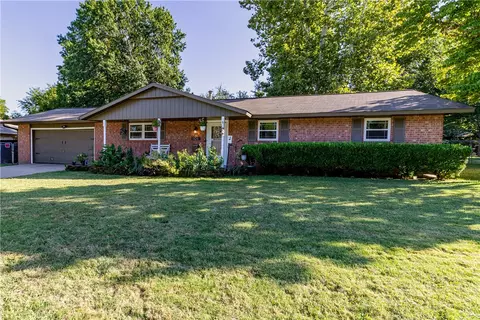 1104 Little John St, Rogers, AR 72756