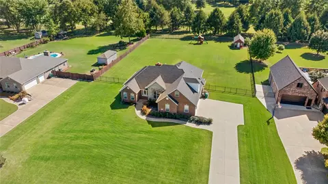 2408 Marylane Dr, Rogers, AR 72756