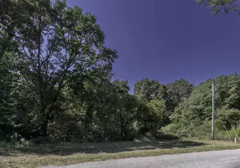Shoreline Way, Fayetteville, AR 72703