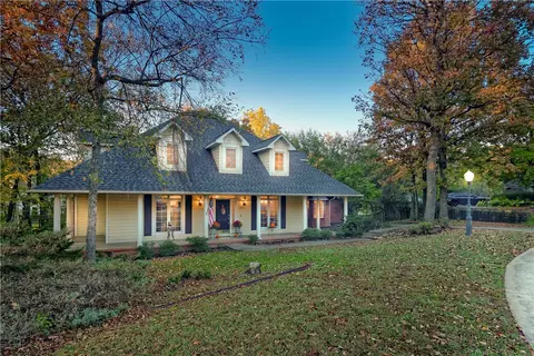 2919 N Jamestown Rd, Fayetteville, AR 72703