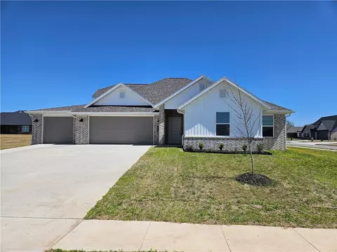 681 Kayla Maria St, Prairie Grove, AR 72753