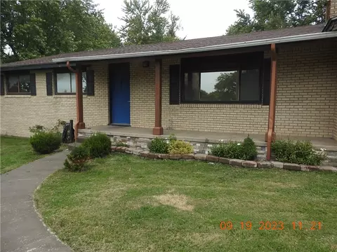 209 Cheri Whitlock Dr, Siloam Springs, AR 72761