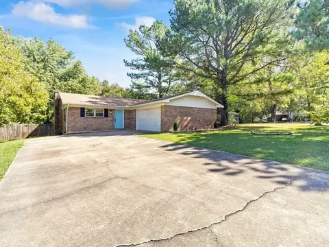 1764 N Creek Ct, Fayetteville, AR 72701