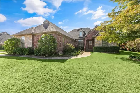 6700 W Braebourne Dr, Rogers, AR 72758