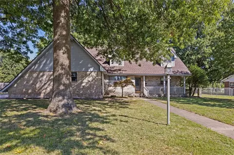 807 Dorman St, Springdale, AR 72762