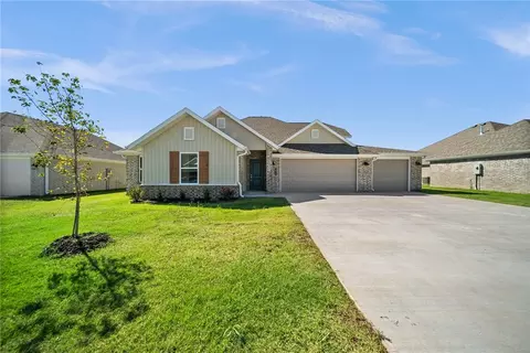 672 Kayla Maria St, Prairie Grove, AR 72753