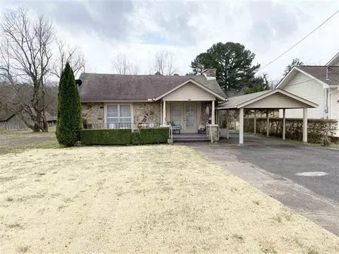 221 Whittington St, Mount Ida, AR 71957