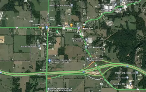 13511 Carrier Ln, Gravette, AR 72736