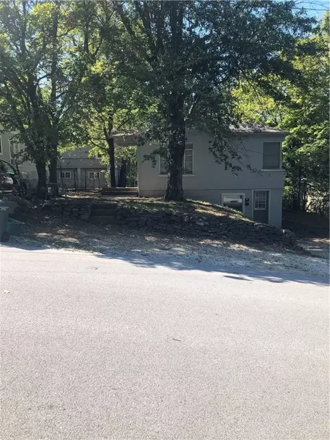 817 N Lindell Ave, Fayetteville, AR 72701