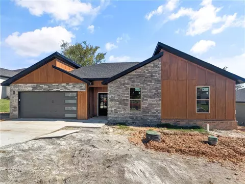 976 Clayton Rd, Cave Springs, AR 72718