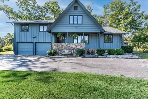 14 Hillcrest Dr, Holiday Island, AR 72631