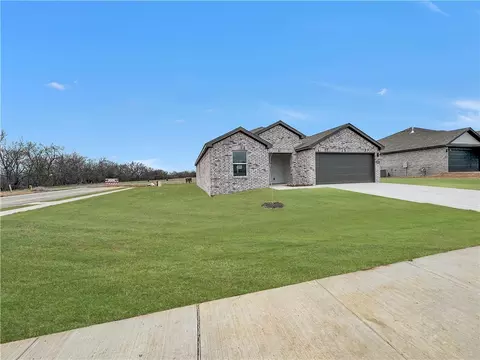 1092 Emerald St, Prairie Grove, AR 72753