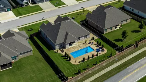 1341 Montieri Dr, Centerton, AR 72719