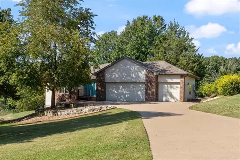 11 Jarrod Dr, Bella Vista, AR 72714