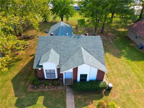1403 Mitzi Ln, Van Buren, AR 72956