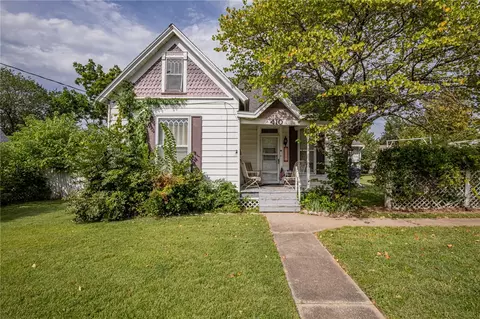410 NW 4th St, Bentonville, AR 72712