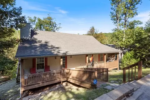 223 Clearwater Ln, Eureka Springs, AR 72631