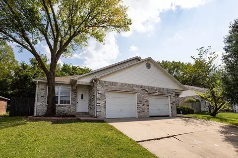 1406-1408 N Dawn Dr, Fayetteville, AR 72703