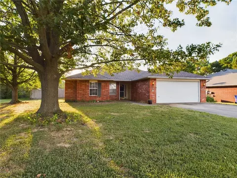 522 Highland Ave, Lowell, AR 72745