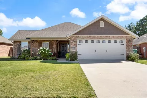 2913 S E St, Rogers, AR 72758