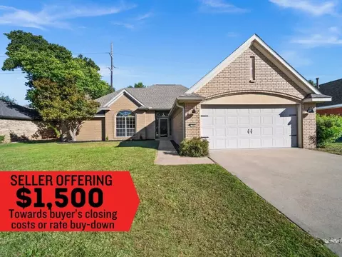 156 E Colorado Ave, Springdale, AR 72764