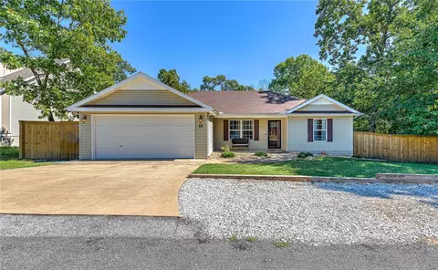 11 Hambleton Dr, Bella Vista, AR 72714