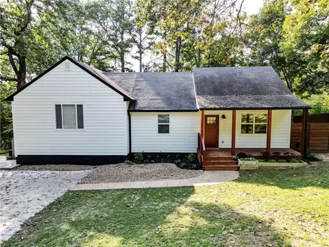 69 N Red Oak Ave, West Fork, AR 72774