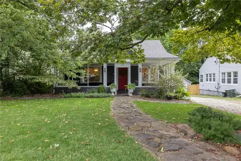 1207 N Shady Ln, Fayetteville, AR 72703