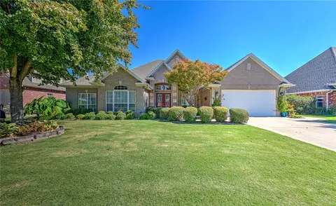 5409 S 44th St, Rogers, AR 72758