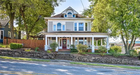321 W 319 W Center St, Fayetteville, AR 72701