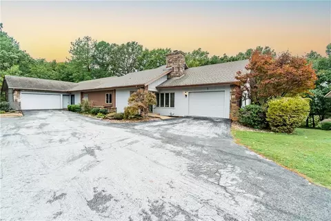 3 Fairway Dr, Bella Vista, AR 72714