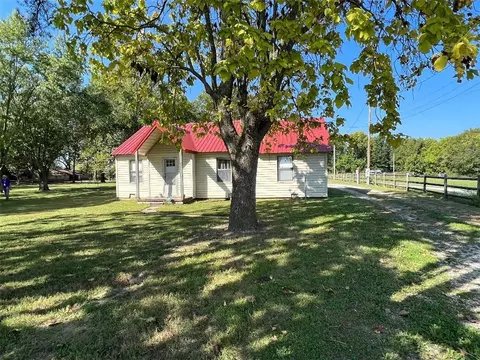 411 Lake Sequoyah Dr, Fayetteville, AR 72701