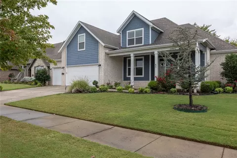 2559 N Glenmoor Dr, Fayetteville, AR 72704