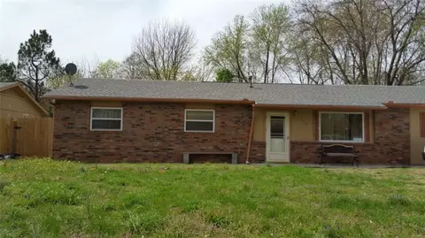 1002 N 30th St, Rogers, AR 72756