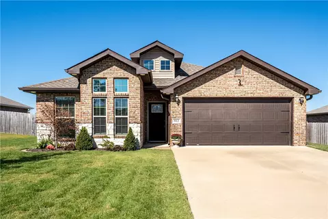 812 NW 63rd Ave, Bentonville, AR 72713