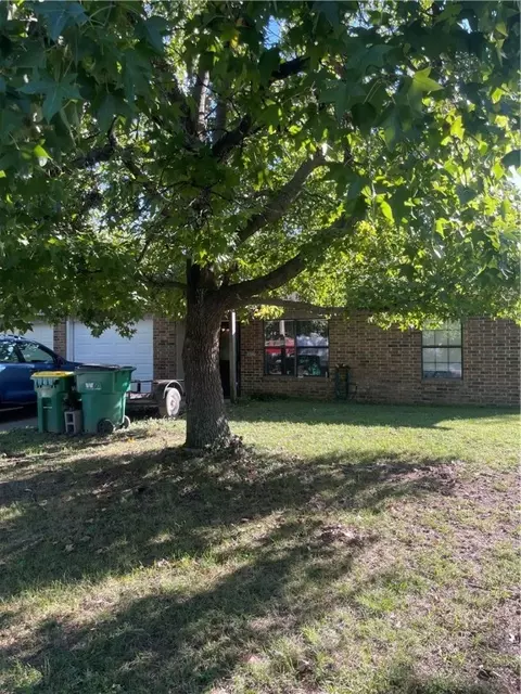 1603 W Ab W Thrush St, Springdale, AR 72764 photo 2