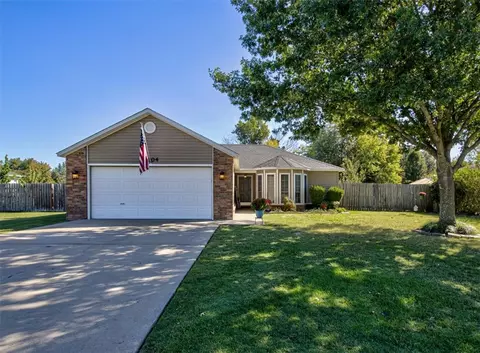 1304 Mcclelland Rd, Elkins, AR 72727