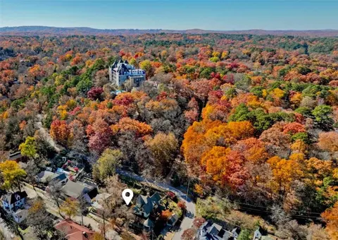 246 Spring St, Eureka Springs, AR 72632