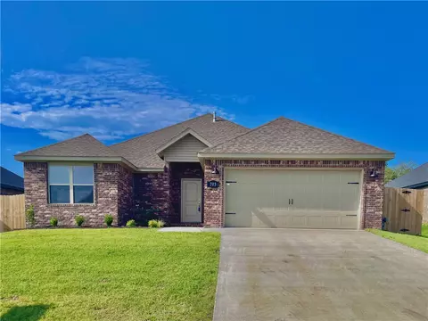 705 W Taylor St, Siloam Springs, AR 72761