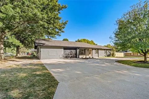 1601 SE Sunrise St, Bentonville, AR 72712