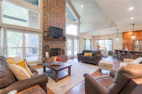 16877 Fletcher Rd, Fayetteville, AR 72704