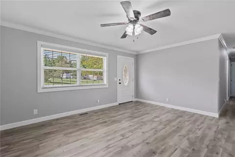 700 W Eureka St, Gentry, AR 72734 photo 10