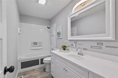 700 W Eureka St, Gentry, AR 72734 photo 17
