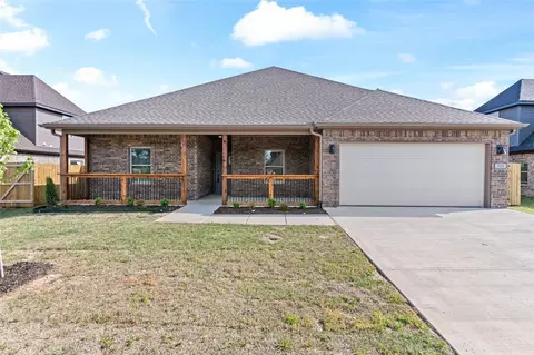 325 Ryder St, Gentry, AR 72734