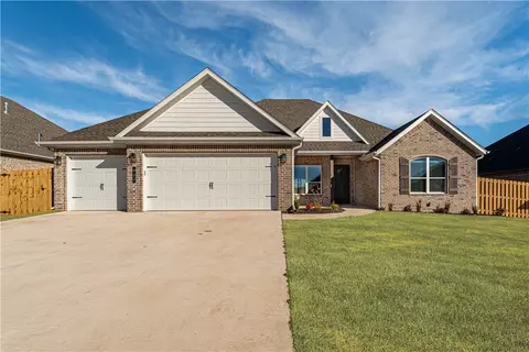 902 Budrio Ave, Tontitown, AR 72762